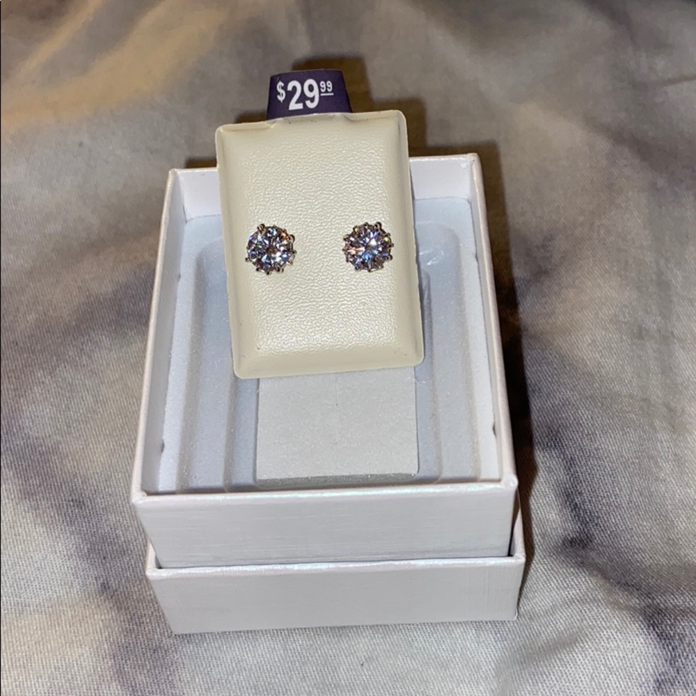 Sliver RND CZ with small CZ hearts